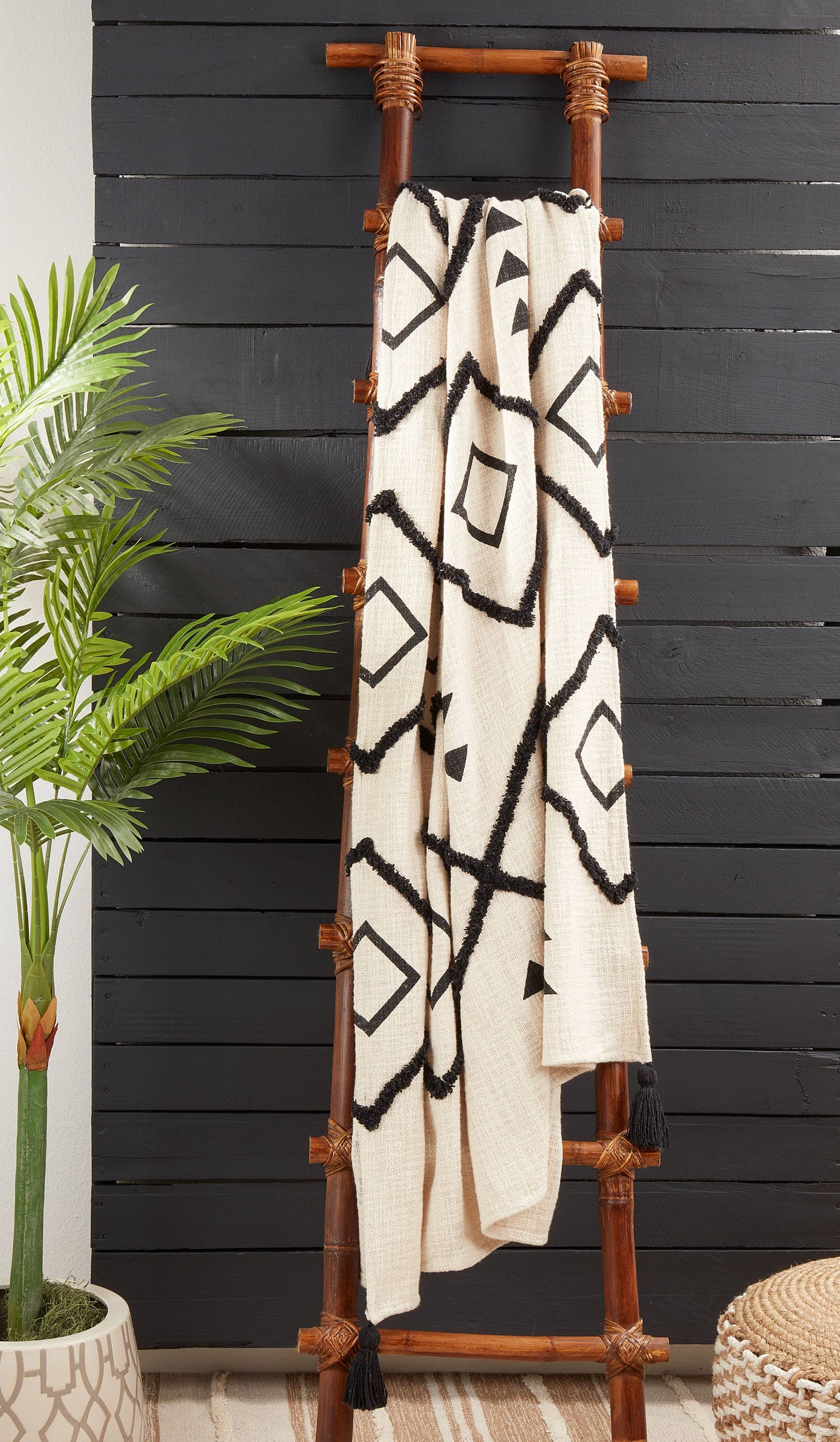 Diamond Tufted Throw: Black/White / 50"x60"
