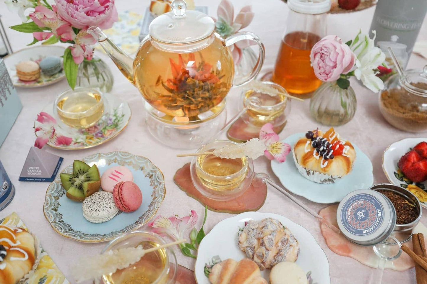 Celebration Glass Teapot with Two Blooming Teas (40 oz)